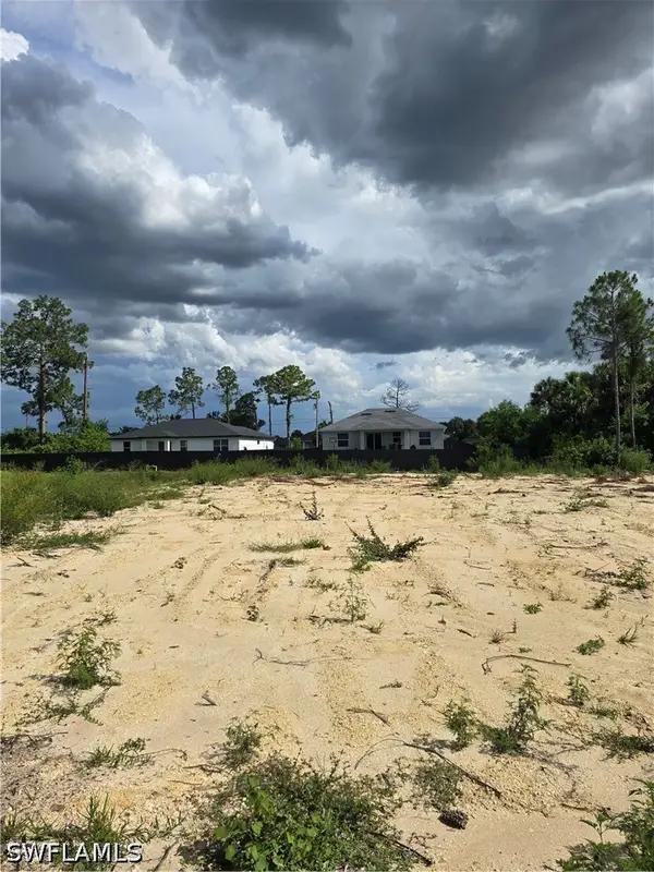 2813 11th Street W, Lehigh Acres, FL 33971
