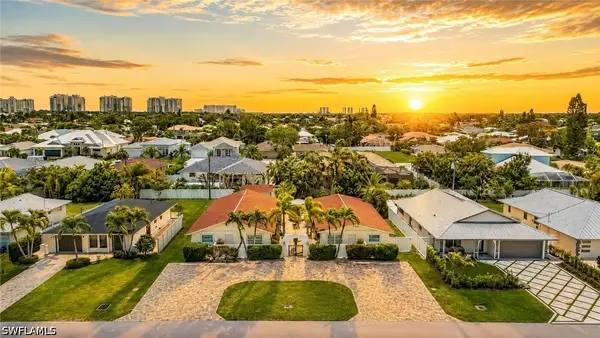 559 105th Avenue N, Naples, FL 34108