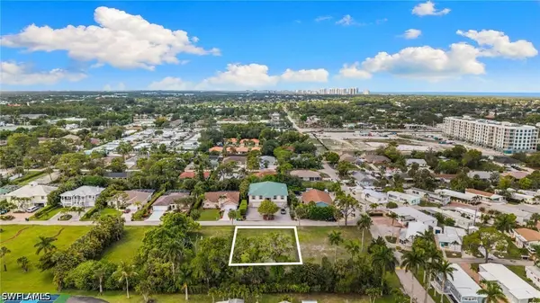 3116 Pine Tree Drive, Bonita Springs, FL 34134