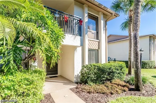 1220 Commonwealth Circle #M-106, Naples, FL 34116