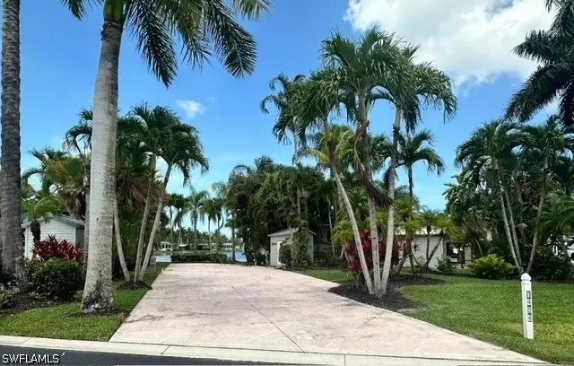 1404 Pearl Lake Point, Naples, FL 34114 - #1