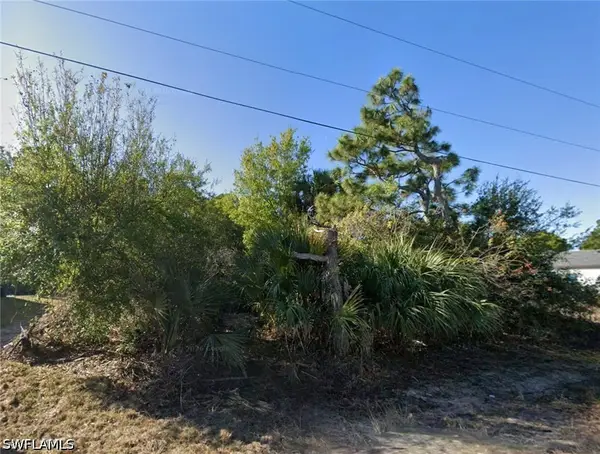 2711 28th Street W, Lehigh Acres, FL 33971
