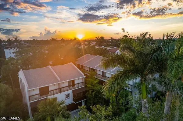 995 9th Avenue S #4, Naples, FL 34102