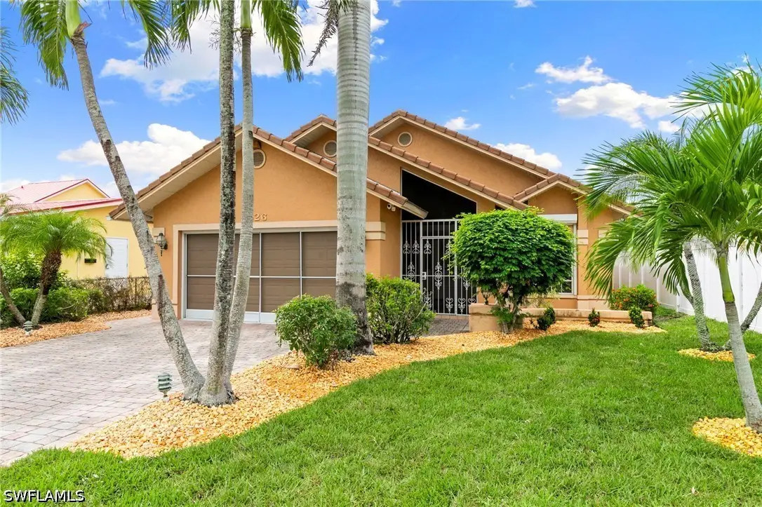 526 100th Avenue N, Naples, FL 34108 - #1