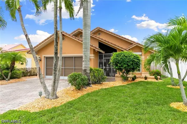 526 100th Avenue N, Naples, FL 34108