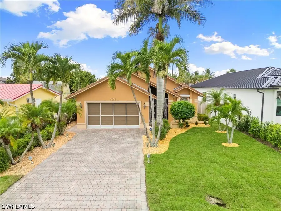 526 100th Avenue N, Naples, FL 34108 - #2