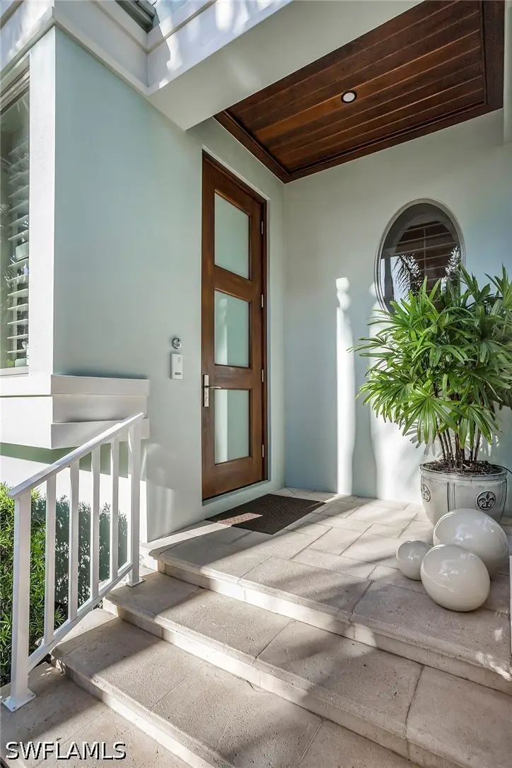 32 6th Street S, Naples, FL 34102 - #3