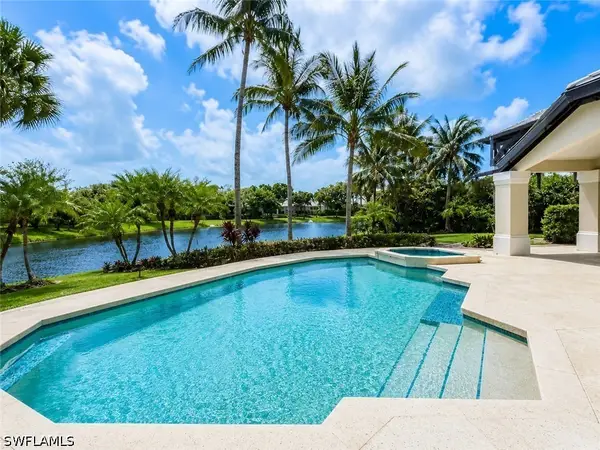 695 Ardmore Lane, Naples, FL 34108