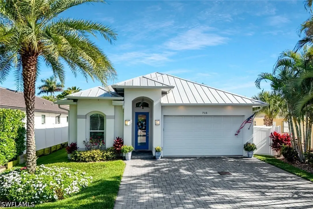 715 102nd Avenue N, Naples, FL 34108 - #1