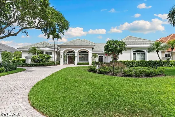 6991 Greentree Drive, Naples, FL 34108