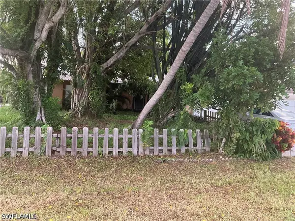4201 32nd Avenue Sw, Naples, FL 34116