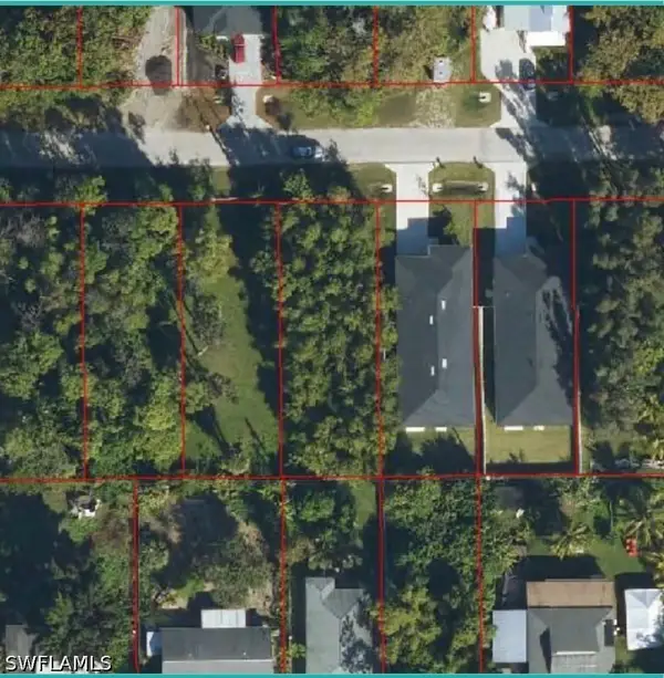 3060 Pinetree Drive, Naples, FL 34112
