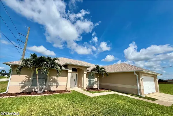 2720 NE 1st Place, Cape Coral, FL 33909
