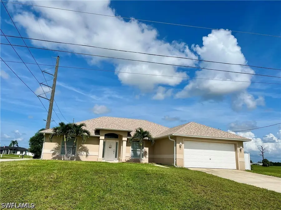 2720 NE 1st Place, Cape Coral, FL 33909 - #2
