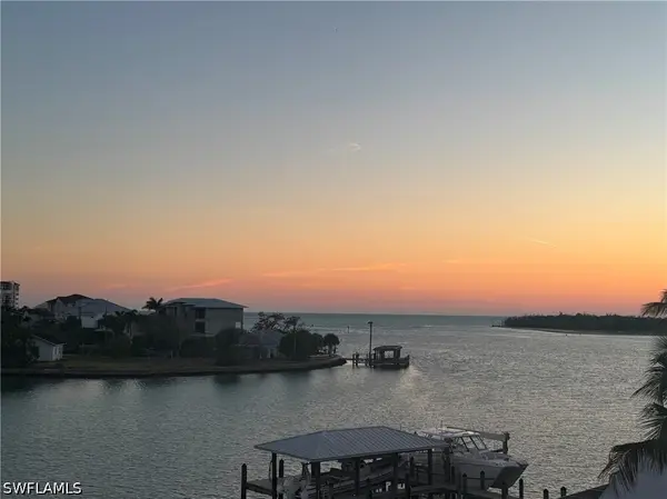 150 Tahiti Circle, Naples, FL 34113