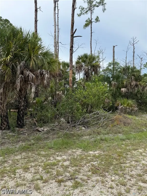 22nd Ave Nw, Naples, FL 34120