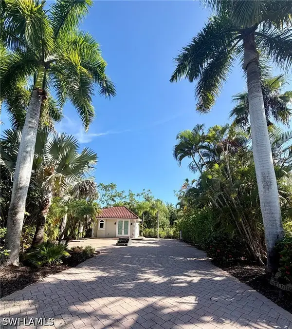 4874 Southern Breeze Drive, Naples, FL 34114