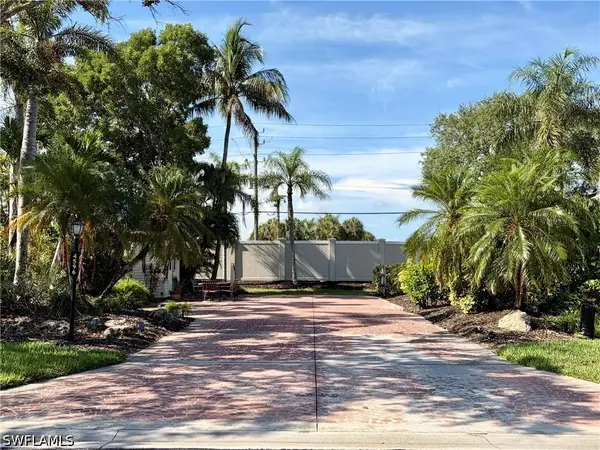 4596 Southern Breeze Drive, Naples, FL 34114