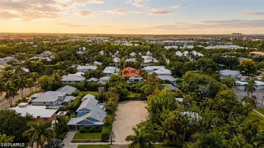 61 4th Street S, Naples, FL 34102 - #2