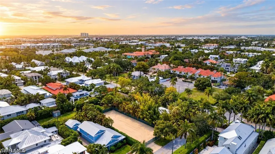 61 4th Street S, Naples, FL 34102 - #3