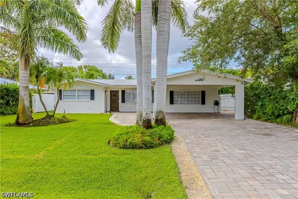 1300 Hilltop Drive, Naples, FL 34103
