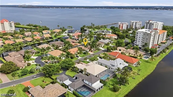 14860 Laguna Drive, Fort Myers, FL 33908