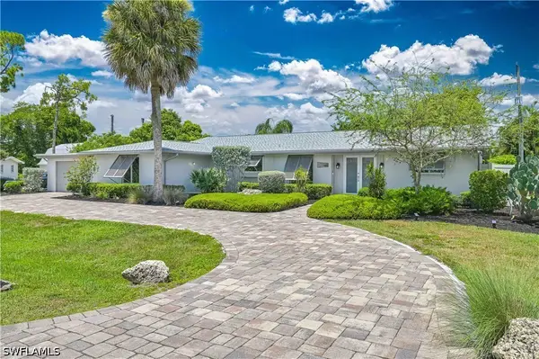 8719 Crest Lane, Fort Myers, FL 33907