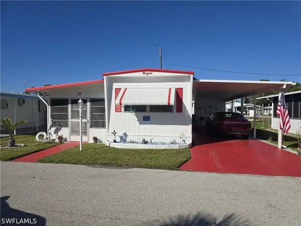 19 Moorhead Manor, Naples, FL 34112