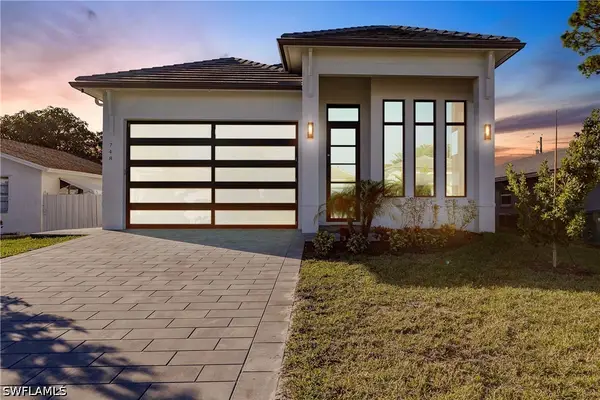 748 110th Avenue N, Naples, FL 34108