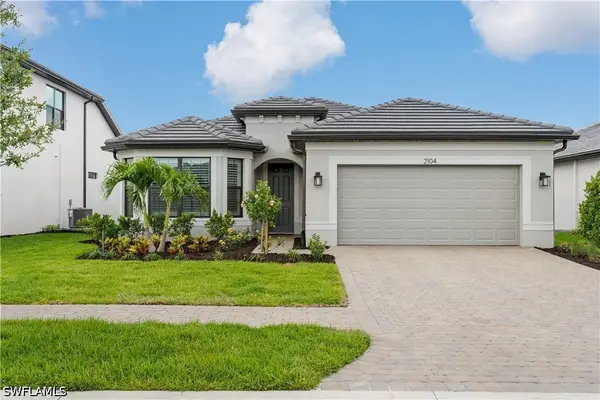 2104 Freemont Way, Naples, FL 34120