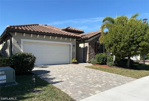 9215 Shadow Oak Lane, Naples, FL 34120