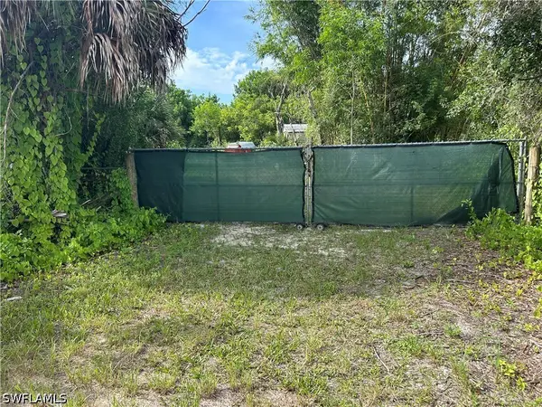 1070 Limpkin Road, Naples, FL 34120