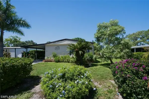 621 Charlemagne Boulevard, Naples, FL 34112