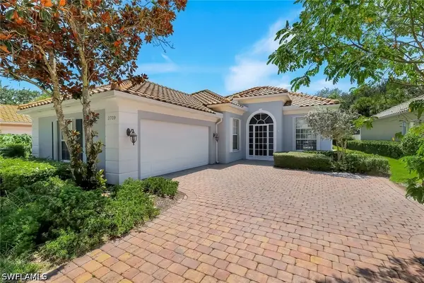 2709 Island Pond Lane, Naples, FL 34119