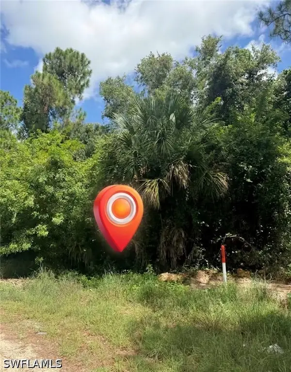 913 Abbey Street E, Lehigh Acres, FL 33974
