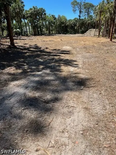633 11th St Nw, Naples, FL 34120 - #1