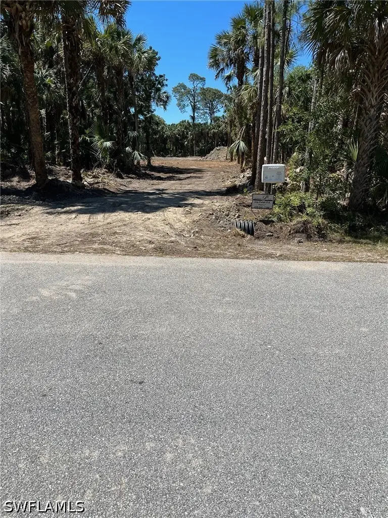 633 11th St Nw, Naples, FL 34120 - #3
