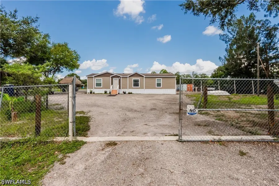 130 S Nogal Street, Clewiston, FL 33440 - #2