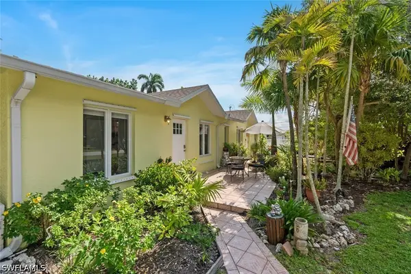 2437 Sunset Avenue, Naples, FL 34112