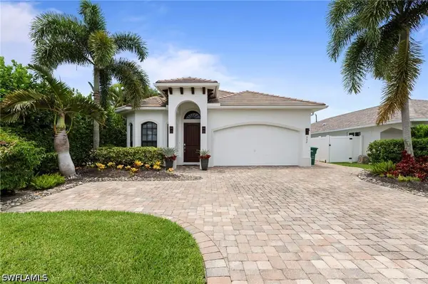 538 104th Avenue N, Naples, FL 34108