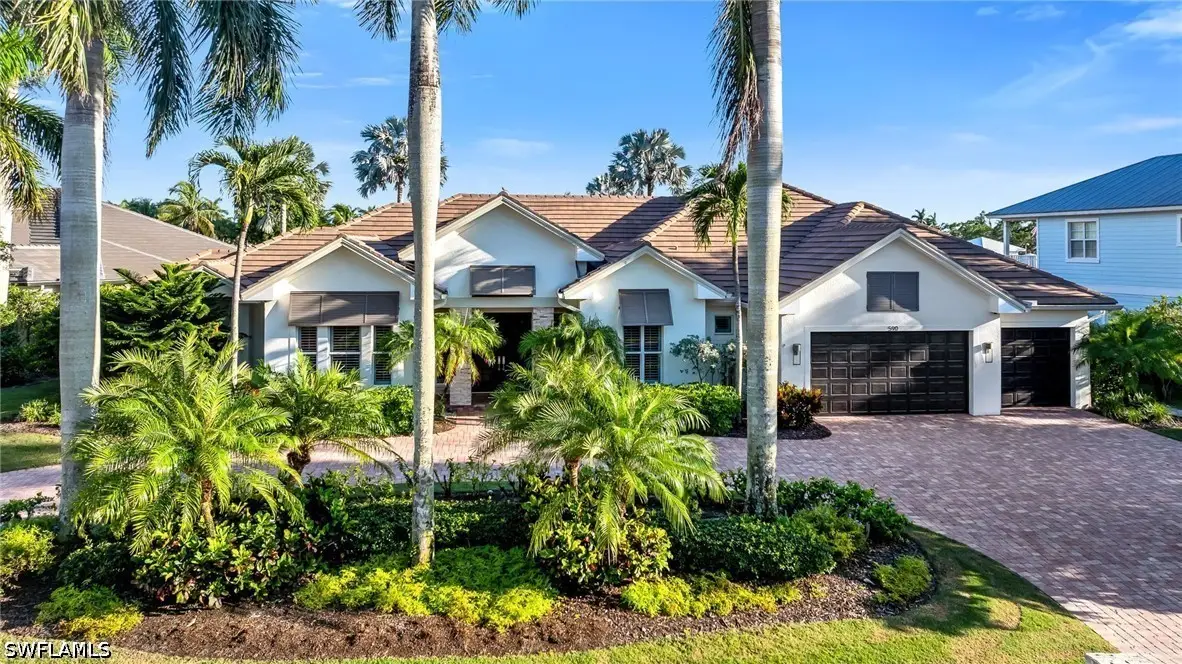 590 Putter Point Place, Naples, FL 34103 - #1