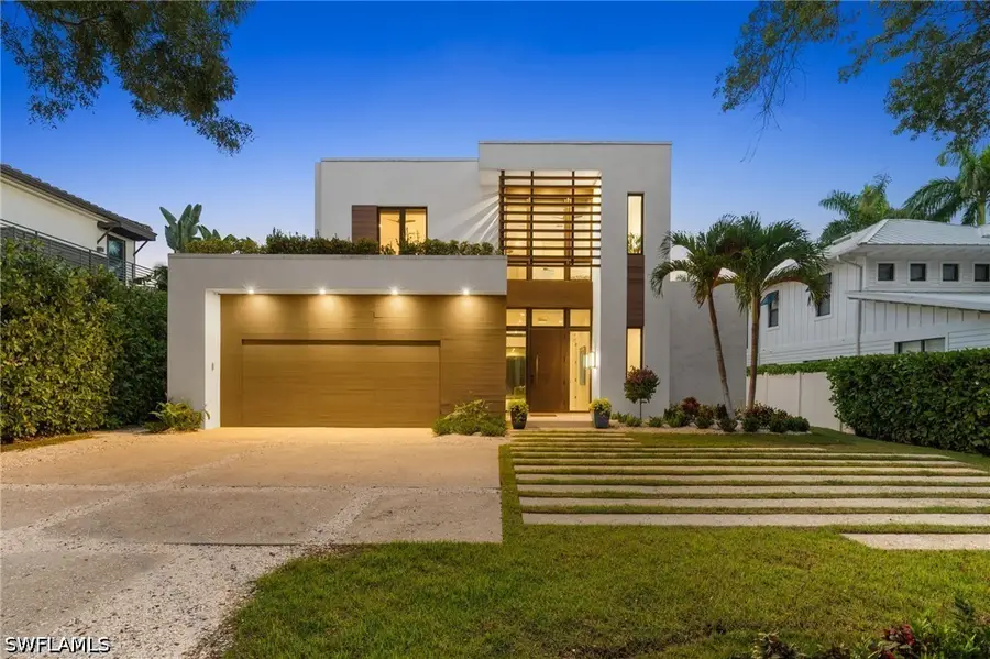 376 1st Avenue N, Naples, FL 34102 - #2