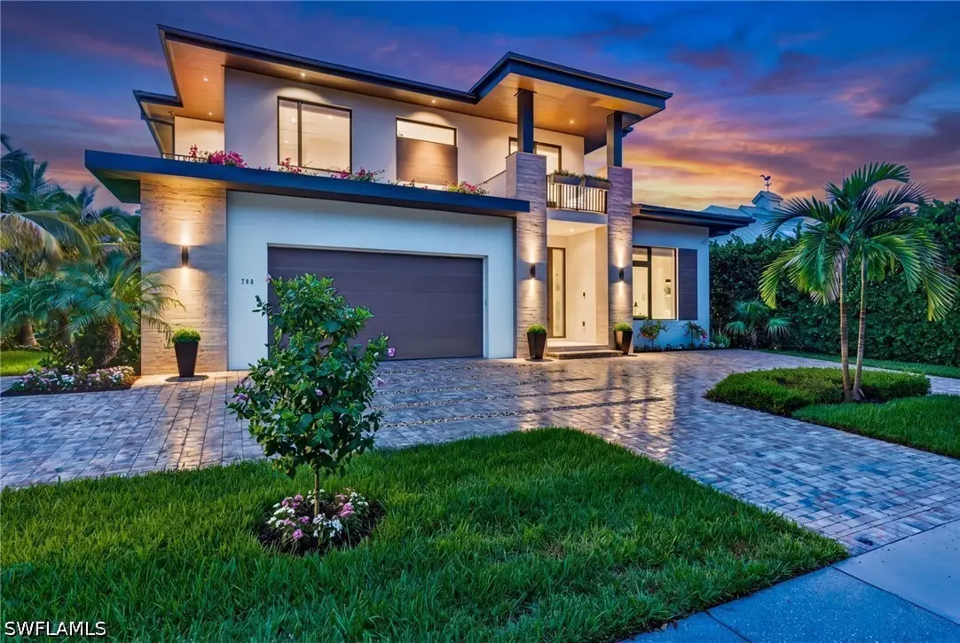 788 7th Avenue N, Naples, FL 34102 - #1