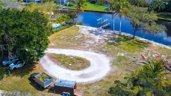 27201 Del Lane, Bonita Springs, FL 34135