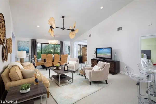 508 Courtside Drive #E203, Naples, FL 34105