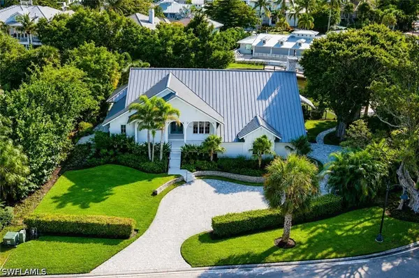 5042 Seahorse Avenue, Naples, FL 34103