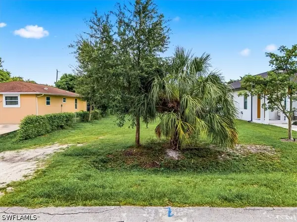 2814 Barrett Avenue, Naples, FL 34112
