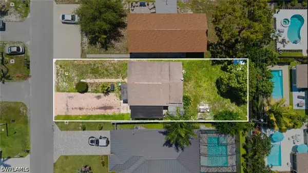 641 105th Avenue N, Naples, FL 34108