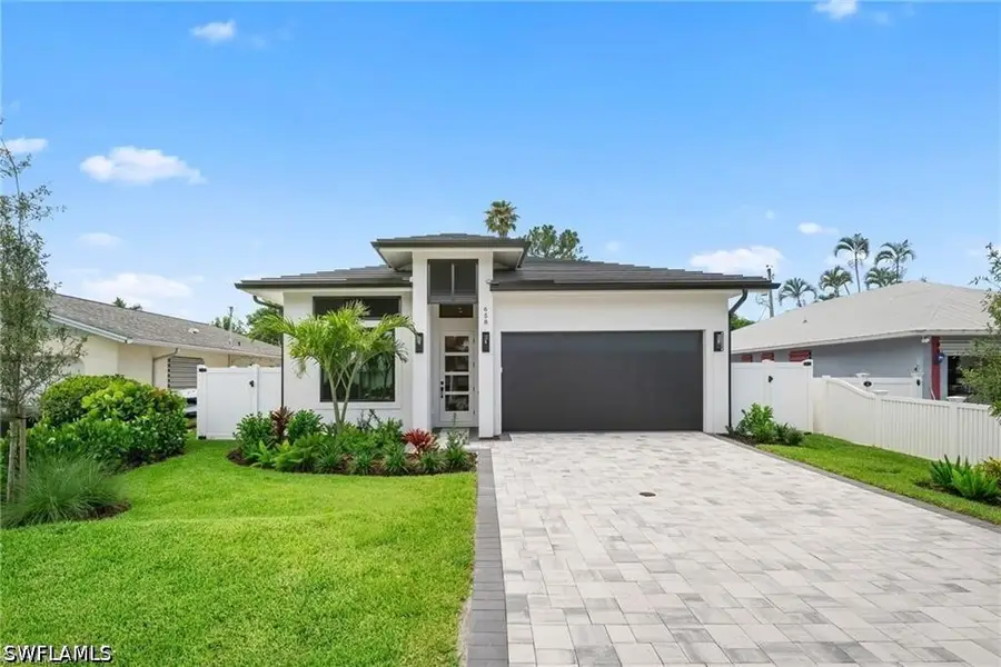 658 93rd Avenue N, Naples, FL 34108 - #2