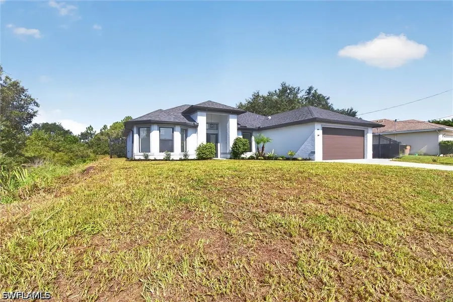 526 Wabasso Avenue S, Lehigh Acres, FL 33974 - #2